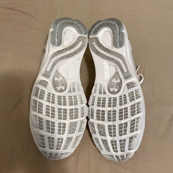 Like New UA HOVR Sonic 6 - Picture 4 of 5